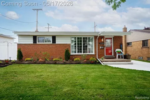15762 Scott St, Southgate, MI 48195