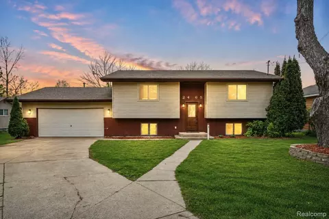 2465 Egelston Ave, Burton, MI 48509