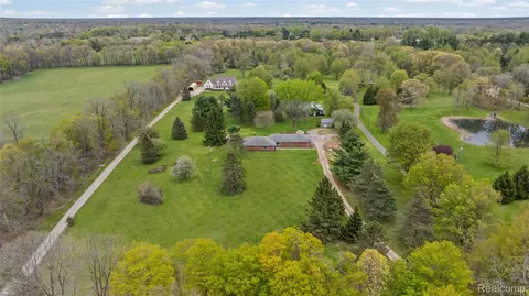 700 Townsend Rd, Addison, MI 48367