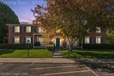 12049 Ina Dr, Sterling Heights, MI 48312
