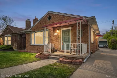 7275 Colonial St, Dearborn Heights, MI 48127