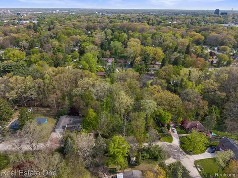 0000 Hunters Ln, Southfield, MI 48033