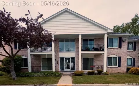 14210 Camelot Dr, Sterling Heights, MI 48312