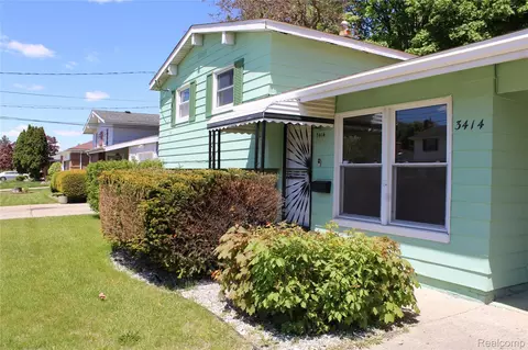 3414 Clement St, Flint, MI 48504