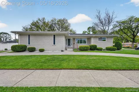 12014 Common Rd, Warren, MI 48093