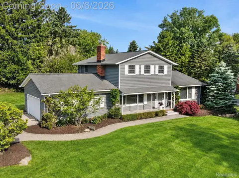 5330 Aintree Rd, Oakland, MI 48306