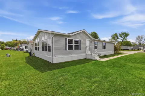 29220 Tanglewood, Flat Rock, MI 48134