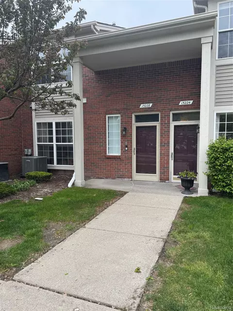 15228 Yale Dr #257, Clinton Township, MI 48038