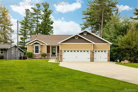 11274 Oakwood Dr, Jerome, MI 49249