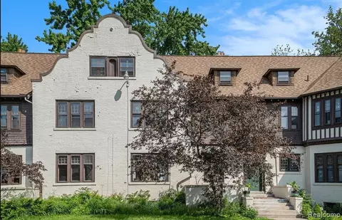 8123 E Lafayette St, Detroit, MI 48214
