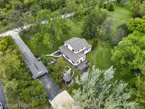 3710 Frains Lake Rd, Superior, MI 48105