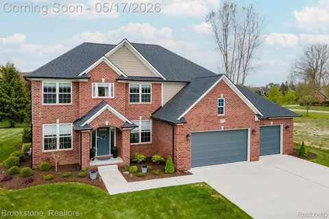 1728 John Paul Ct, Oxford, MI 48371