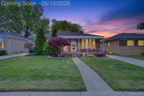 20819 Revere St, Saint Clair Shores, MI 48080