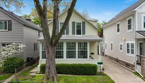 124 Muir Rd, Grosse Pointe Farms, MI 48236