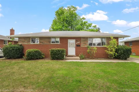 15435 Bainbridge St, Livonia, MI 48154