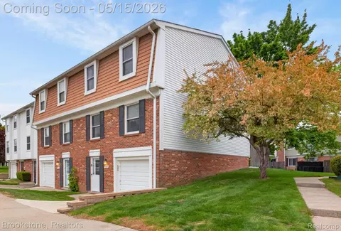 37643 Charter Oaks Blvd, Clinton Township, MI 48036