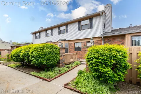 1891 Vine Way Dr #33, Canton, MI 48188
