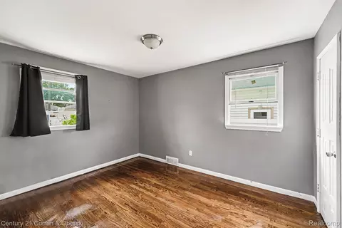 Bedroom - 7921 Jackson St, Taylor, MI 48180 photo 1 of 2