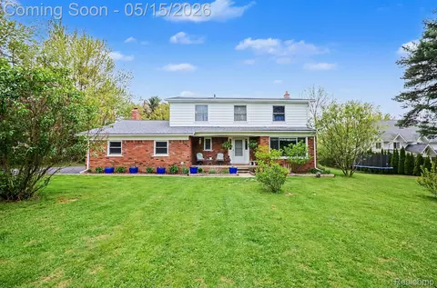 8909 Pippen Dr, Bruce Township, MI 48065