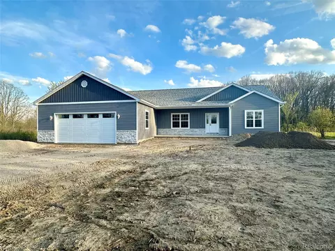 9683 Crawford, Columbus, MI 48063