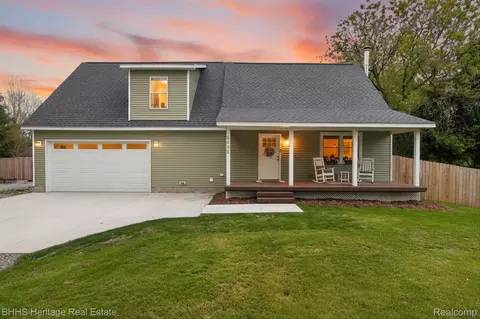 5835 Warner Rd, Howell, MI 48836