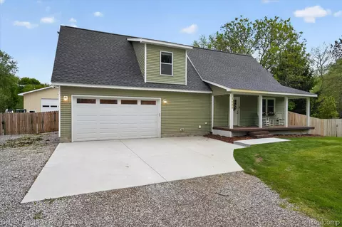 5835 Warner Rd, Howell, MI 48836