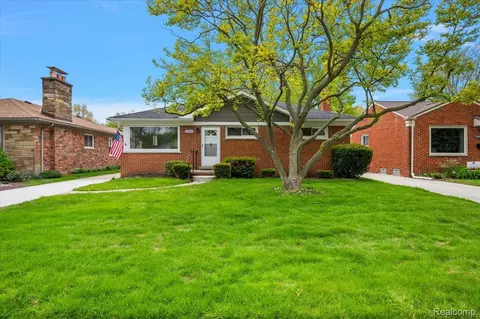 23344 Brookdale Blvd, Saint Clair Shores, MI 48082