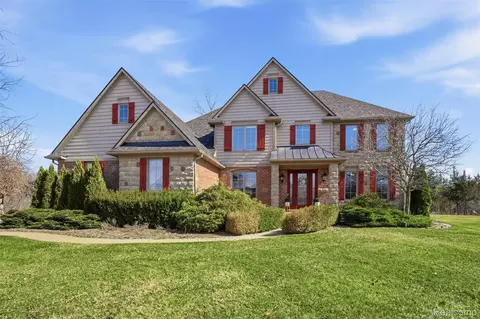 8851 Stoney Creek Dr, Green Oak, MI 48178