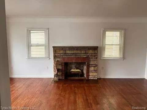Living - 11026 Studebaker Ave, Warren, MI 48089 photo 1 of 7