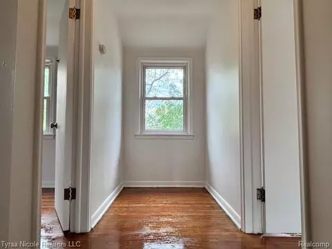Entry Way - 11026 Studebaker Ave, Warren, MI 48089 photo 4 of 5