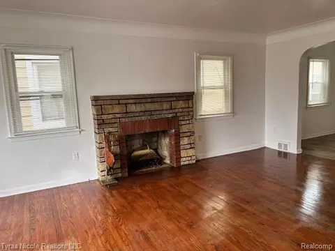 Living - 11026 Studebaker Ave, Warren, MI 48089 photo 7 of 7
