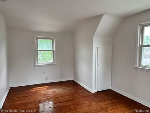 Bedroom - 11026 Studebaker Ave, Warren, MI 48089 photo 4 of 5