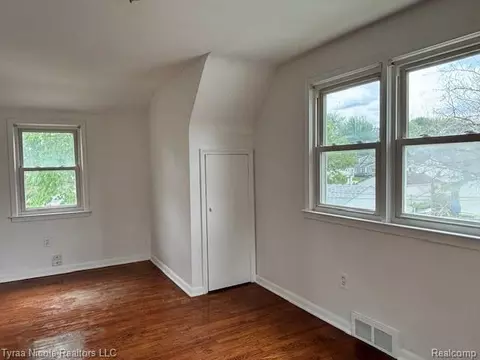 Bedroom - 11026 Studebaker Ave, Warren, MI 48089 photo 2 of 5