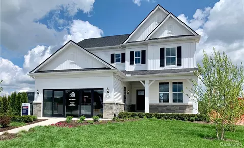 688 Gretchen Ln, Saline, MI 48176
