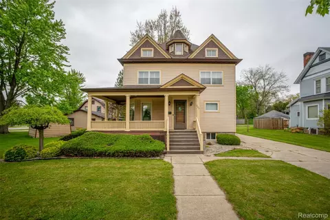 Exterior - 207 N Pine River St, Ithaca, MI 48847 photo 14 of 14