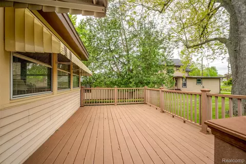 Exterior - 207 N Pine River St, Ithaca, MI 48847 photo 10 of 14