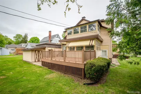Exterior - 207 N Pine River St, Ithaca, MI 48847 photo 8 of 14