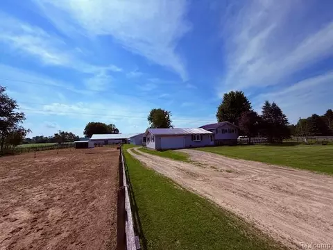 3120 Bruisee Rd, Caro, MI 48723