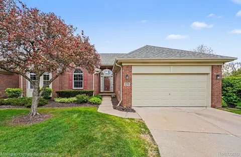 2070 S Red Maple Ln S #106, Commerce, MI 48390