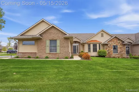 6369 Pasture Ln, Brighton, MI 48116