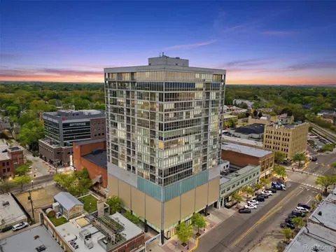 432 S Washington Ave #905, Royal Oak, MI 48067