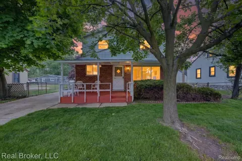 29630 Joy Rd, Livonia, MI 48150
