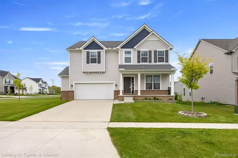 2717 Salt Springs Dr, Saline, MI 48176