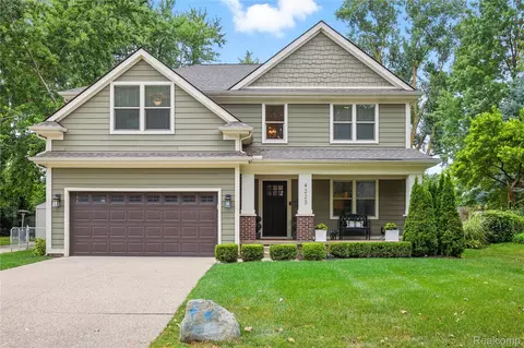 4223 Hampton Blvd, Royal Oak, MI 48073
