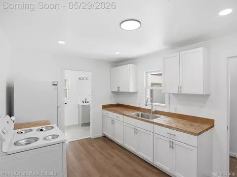 Kitchen - 31245 Beverly Rd, Romulus, MI 48174 photo 1 of 3