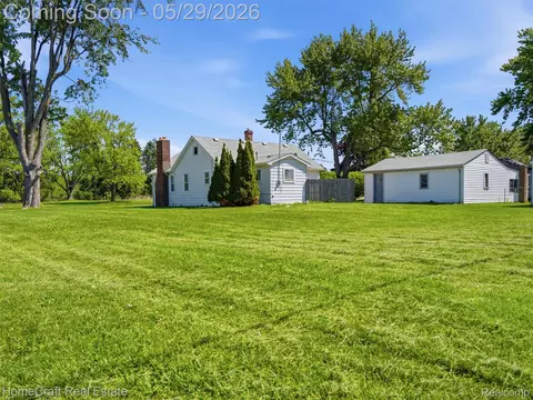 Exterior - 31245 Beverly Rd, Romulus, MI 48174 photo 5 of 5