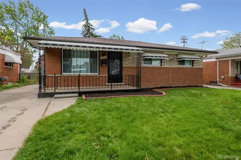 7218 Superior, Center Line, MI 48015