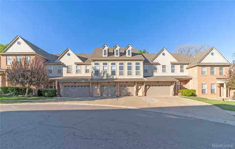 5143 Parsley Dr, Shelby Township, MI 48316