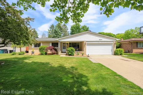 5150 Dayton Dr, Troy, MI 48085