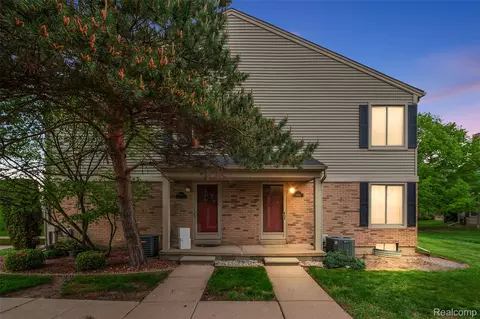 44558 Connecticut Ct, Clinton Township, MI 48038